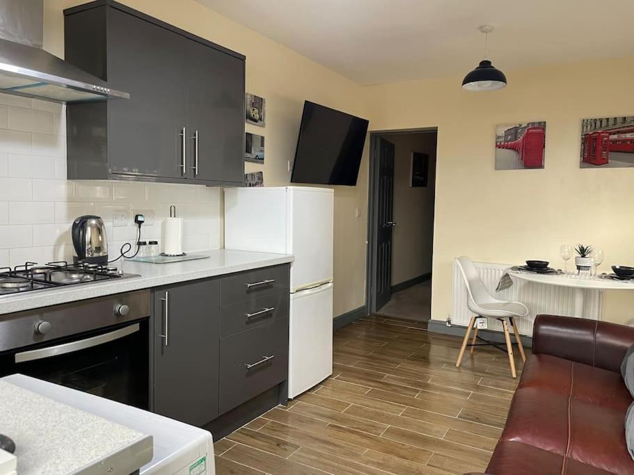Modern 2 Bedroom In Centre * Derby